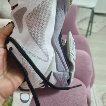 Defective Mizuno Shoes Tear Apart After Only 18 Days of Use