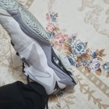 Defective Mizuno Shoes Tear Apart After Only 18 Days of Use