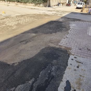 Karanfil Sokakta Artıklar Ve Toz Tehlikesi Derhal Temizlenmeli