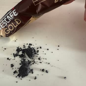 Nescafé Gold Tek Kullanımlık Kahvede Topaklanma Ve Güven Kaybı