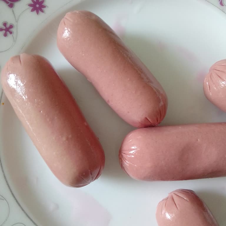 BİM Bgrill Sosisinde Renk Lekesi Ve Gıda Güvenliği Endişesi