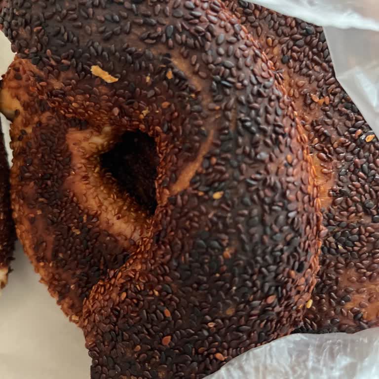 Hisar Ekmek (Afyonkarahisar) Yanık Simit Satmaları