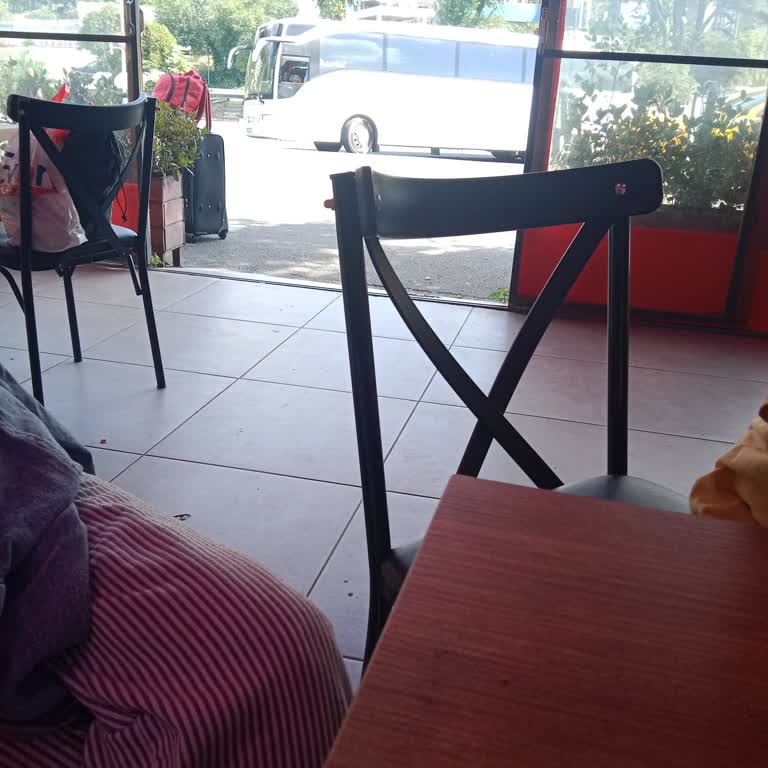 Vaat Edilen 9.5 Saatlik Yolculuk 12 Saat 5 Dakikaya Uzadı, Tek Servis Sadece Fanta Ve Kek