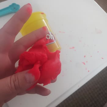 Play-Doh Set Defective – Dough Sticks to Hands & Refund Request