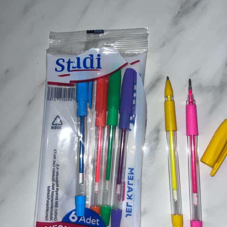 Studi Neon Jel Kalem Setinde Defolu Kalem İçin Değişim Talebi