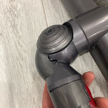 Dyson V10 Süpürge Başlığı Kendi Kendine Kırıldı, Garanti Reddi