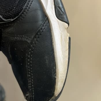 Boyner'de Satın Alınan Nike Ayakkabıda Yıl İçinde Açılmalar Ve Üretim Hatası Reddine İtiraz