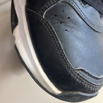 Boyner'de Satın Alınan Nike Ayakkabıda Yıl İçinde Açılmalar Ve Üretim Hatası Reddine İtiraz