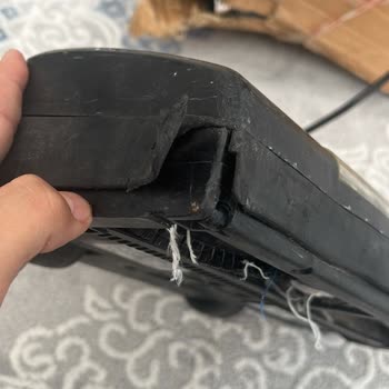 Kırık Kutu Ve Eksik Parçalarla Gelen Aura Süpürge Aras Kargo’da Şikayet