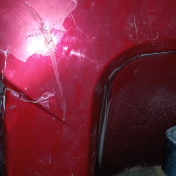 Aras Kargo Personelinin Çarpmasıyla Oluşan Maddi Zarar Ve Sorumluluk Reddi