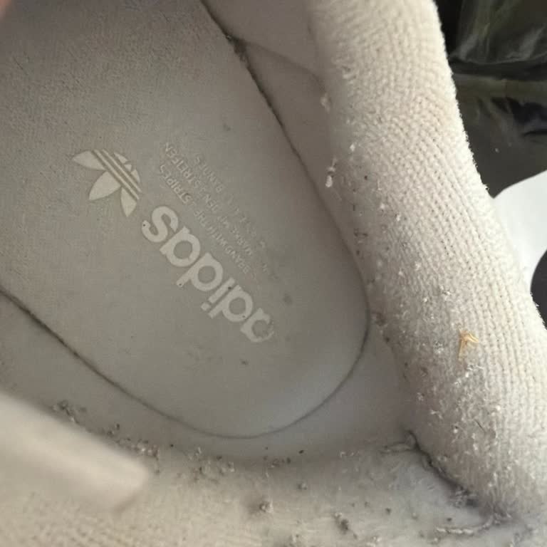 Adidas Superstar Ayakkabısında 1 Ayda İç Kısımda Tiftiklenme Ve Mağazanın Kullanıcı Hatası İtirazı