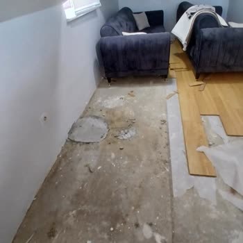 Aksigorta Yönlendirdiği Tesisatçının Parke Hasarı Ve Tazminat Talebi