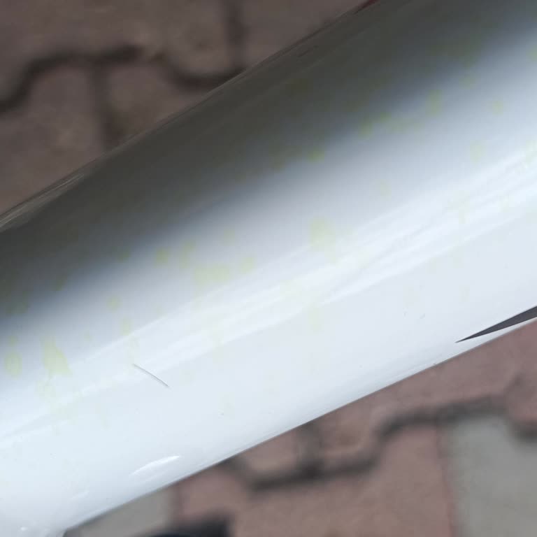 Yeni RKS RS3 Pro X Motosikletimde Gövde Sarı Lekeler Oluştu