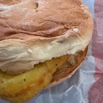 Hamburger Ekmeğindeki Koyu Lekeler Gıda Güvenliği Sorunu Ve Yetersiz İade
