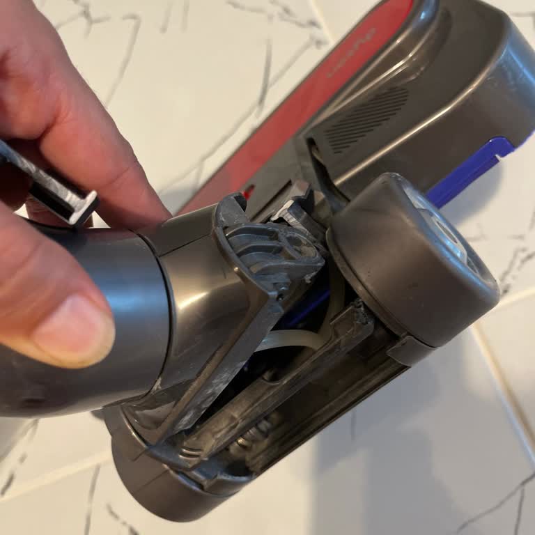 Dyson Süpürge Başlığı Aniden Kırıldı, Garanti Reddi Ve Müşteri Hizmetleri İlgisizliği