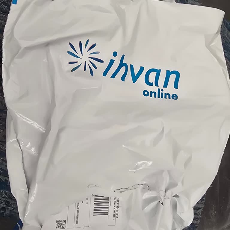 Kargo Dolabında Paketin Açılması Ve Kişisel Bilgilerin Yırtılması