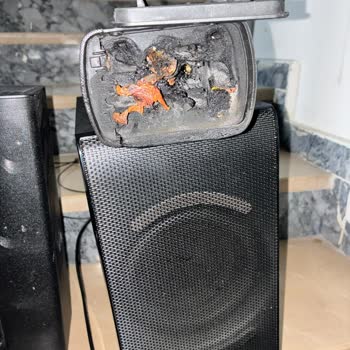 LG Ses Sistemi Alev Aldı, Güvenliğim Tehlikede Ve Yetkili Cevap Vermedi
