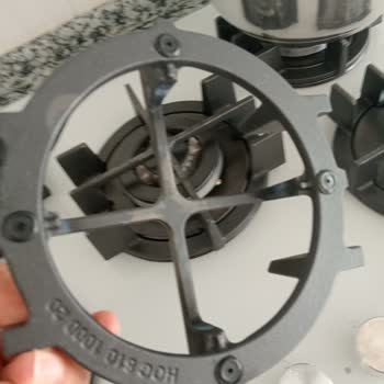 Ankastre Sette Kısa Sürede Düğme Ve Cam Lekelerinde Deformasyon, Servis Yanıtı Yetersiz
