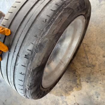 Togg Şarj Sorunu Ve Rent A Car Kiralık Araçta Lastik Patlaması