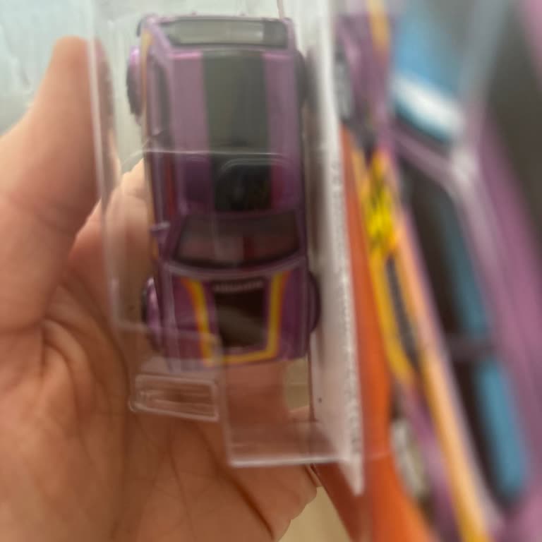 Hayal Kırıklığı Sol Aynası Olmayan Hot Wheels Araba İçin Yeni Ürün Gereksinimi