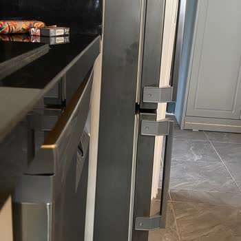 Grundig Buzdolabımda Siyah Lekeler Ve Garanti Kapsamında Ücretsiz Değişim Talebi
