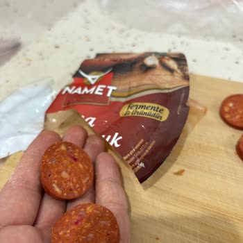 Mor Renkli Ve Lastik Gibi Doku Sorunu Yaşadığım Namet Sucukta Üretim Hatası