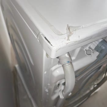 Hasarlı Çamaşır Makinesi Ve Yetersiz Servis Yanıtı