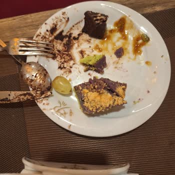 Yüksek Ücret İçin Yetersiz Yemek Ve Mahremiyet İhlaliyle Tatilde Büyük Hayal Kırıklığı