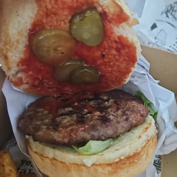 Ohannes Burger'da Fiyat Farkı Ve Küçük Burger Şikayeti