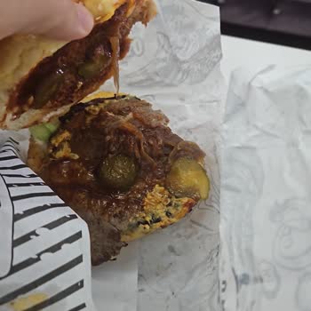 Ohannes Burger'da Fiyat Farkı Ve Küçük Burger Şikayeti