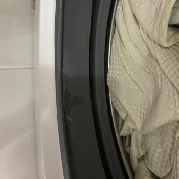 Beko Çamaşır Makinesinde Küflü Koku Ve Kaba Servis, Çocuklu Aileyi Endişelendiriyor