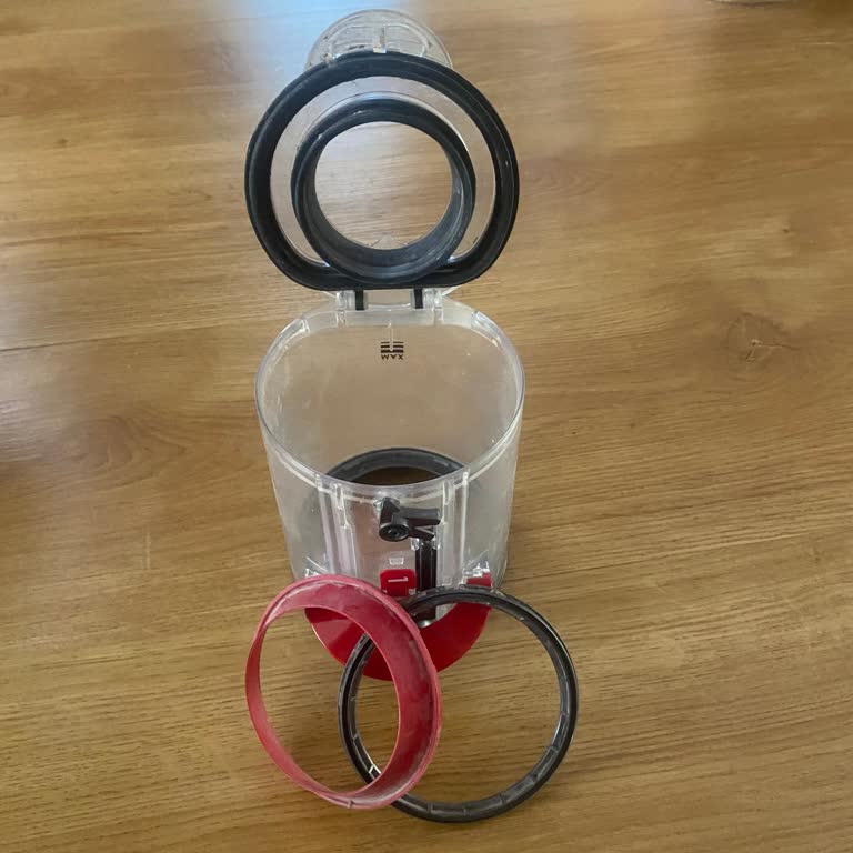 Dyson V12 Slim Detect Absolute Toz Haznesi Contasının Ücretsiz Değişimi Talebi