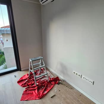 LG Yetkili Servisinin Hatalı Klima Montajı Duvarıma Kırık Ve Su Sızıntısı Yarattı
