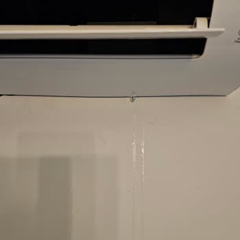 LG Yetkili Servisinin Hatalı Klima Montajı Duvarıma Kırık Ve Su Sızıntısı Yarattı