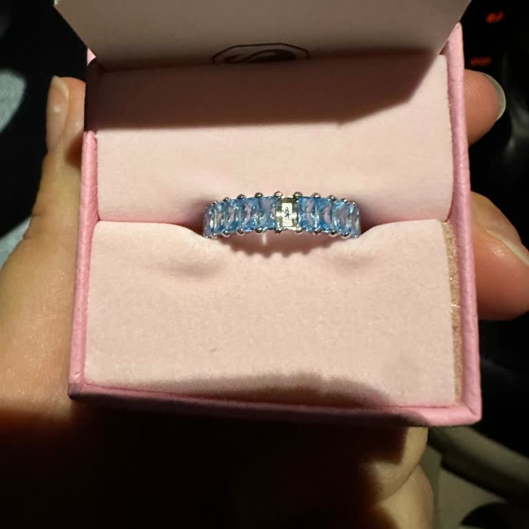 Swarovski Yüzük Kırıldı, Mağaza Çözüm Sunmuyor