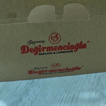 Değirmencioğlu Baklava & Lahmacun Bildiğiniz Kıymalı Pide Harcı İle Yapılmış