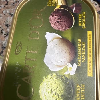 Algida Carte D'Or Dondurmasında Bayat Çikolata Ve Buz Kıvamı