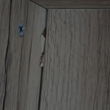 Satıcı Tarafından Teşhir Ürün Olarak Bildirilmeden Satılan Çocuk Odası Takımında Kırık Ve Çatlaklar