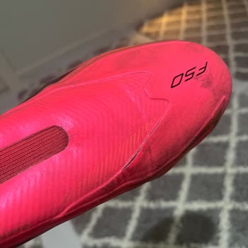 Adidas F50 Kramponunda Dikiş Yırtılması Ve Ücret İadesi Talebi