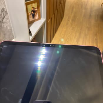 Apple Tablet A16 Wi-Fi’de Çizik Ve Geri Gönderimde Özensiz Paketleme