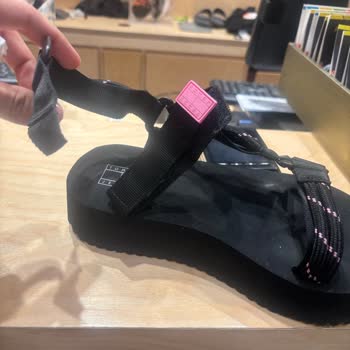 Boyner Tommy Hilfiger Sandaletim Kısa Sürede Ek Yerinden Koptu ve İade Talebim