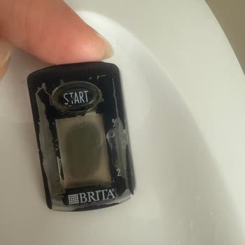 Brita Sürahisinin Gösterge Ekranı Çalışmıyor Ve Pil Değişimi İmkânsız