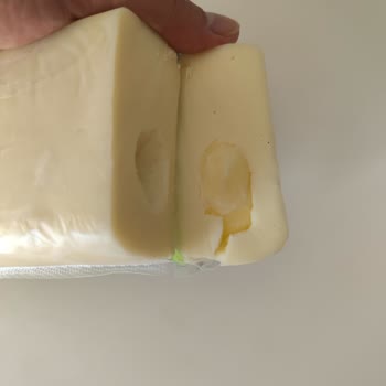 Kaşar Peynirinde Şüpheli Yabancı Parça Hijyen Endişesi