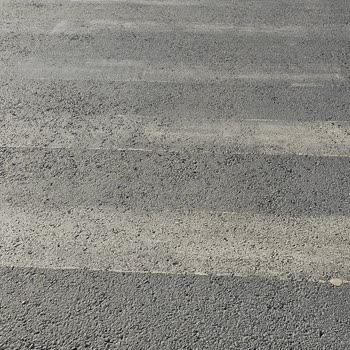 Bezirganbahçe Yaya Geçidi Aşınmış Ve Tehlikeli