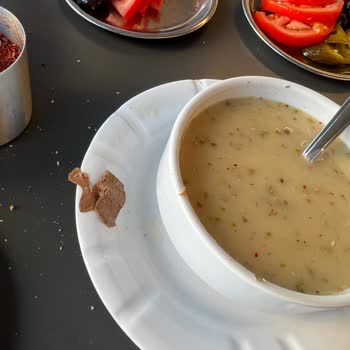 Köfteci Yusuf Şubesinde Çorba İçinde Yabancı Cisim Ve Düşük Hijyen Yaklaşımı