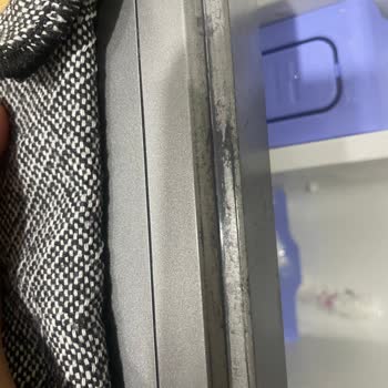 Arçelik Çamaşır Makinesinde Boya Soyulması Ve Siyah Lekeler: Ürün Değişimi Talebi