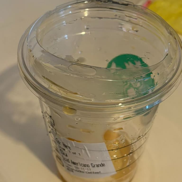 Starbucks Buzlu Kahve Kapak Tasarımındaki Sızıntı Ve Buz Parçacığı Sorunu