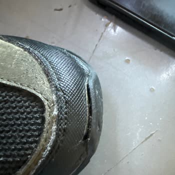 Hepsiburada Üzerinden Alınan Skechers Ayakkabısının Burun Kısmı Deforme Oldu