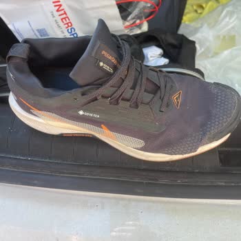 Nike Pegasus Trail Gore-Tex Ayakkabısının Kısa Sürede Üst Kaplamasının Ayrılması Ve Kullanıcı Hatası İddiası