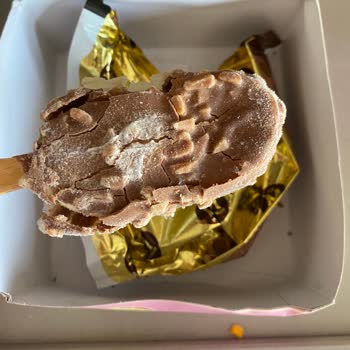 Açılmış Ve Bozulmuş Magnum Mini Dondurma Kutusu İçin Hijyen Şikayeti Ve Yeniden Değişim Talebi